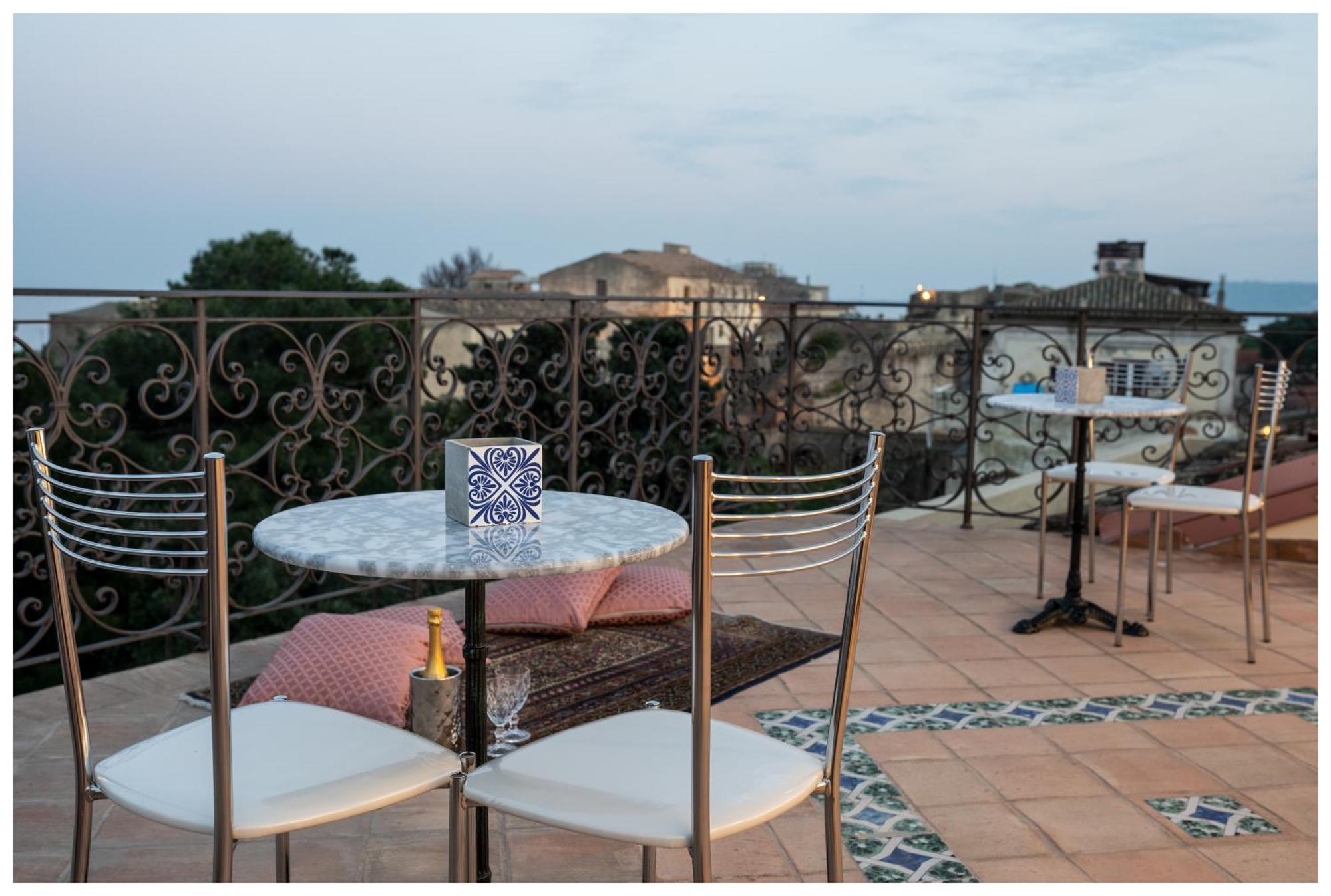 Boutique - Lodge & Suites Crotone Bagian luar foto