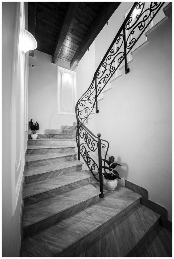 Boutique - Lodge & Suites Crotone Bagian luar foto
