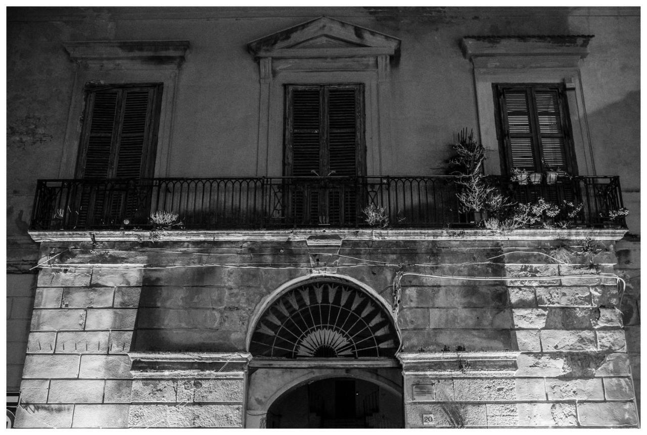 Boutique - Lodge & Suites Crotone Bagian luar foto