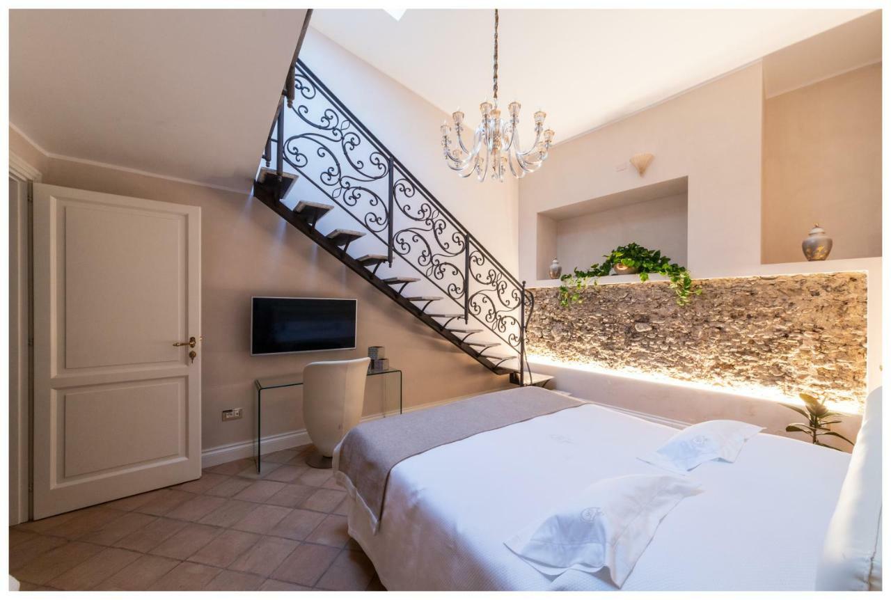 Boutique - Lodge & Suites Crotone Bagian luar foto